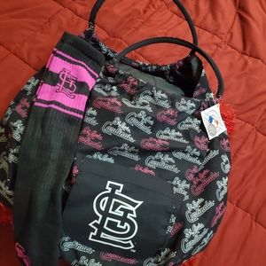 Cardinals tote with tube socks